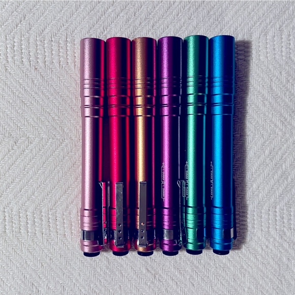 NWOT~Black Tactical Flashlight 🔦 - Picture 3 of 14